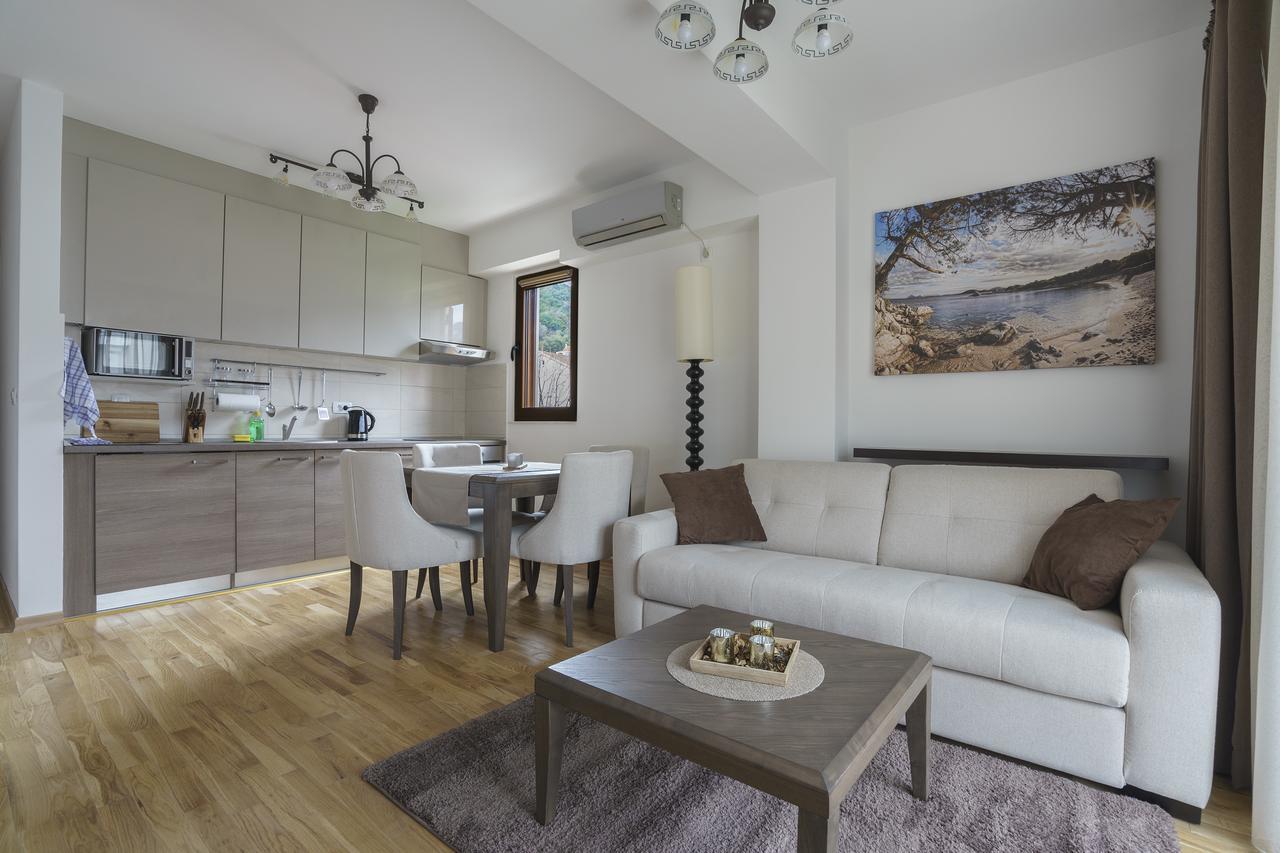 Apartments Lora Jadranskij Put Budva Luaran gambar